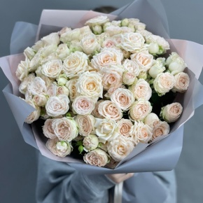 Букет "Кремовый микс" из 25 кустовых роз (50 см) в Балашихе