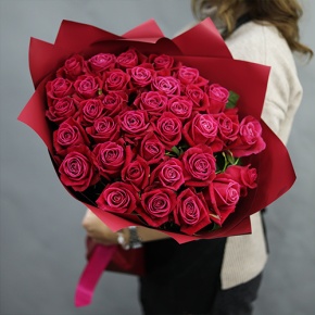 Букет из 35 малиновых роз Шангрила (50 см) в Балашихе