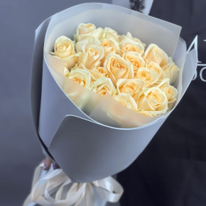 Букет из 25 роз Аваланж (50 см) в Балашихе