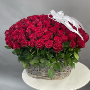 Композиция в корзине из 101 красной розы в Балашихе