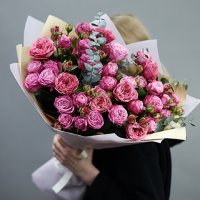 Букет "Левайс" из кустовых и пионовидных роз Риджентс парк в Балашихе