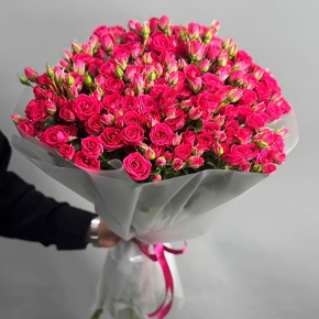 Букет из 39 малиновых кустовых роз (50 см) в Балашихе