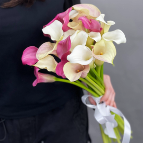 Букет из 21 каллы микс в Балашихе