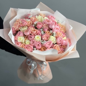 Букет "От моего сердца" из кустовых пионовидных роз Джульетта, аллиума и роз Аваланж в Балашихе