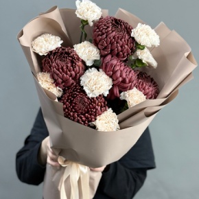 Букет из хризантем Бигоуди и диантусов в Балашихе