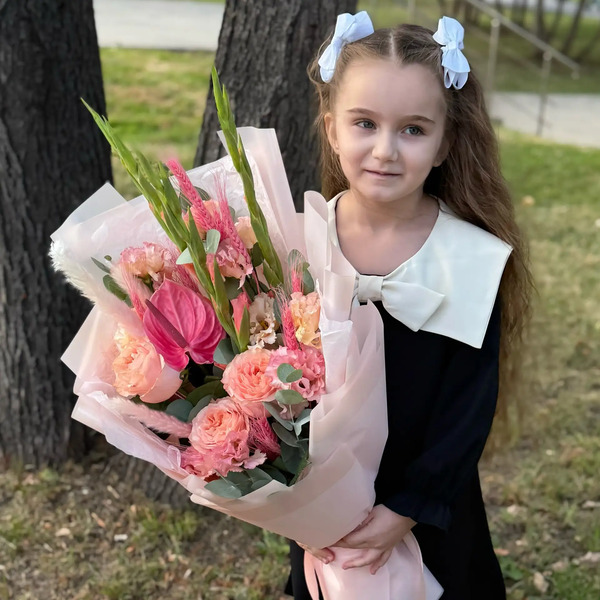 Букет на 1 сентября с гладиолусами, розами и антуриумом в Балашихе