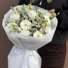 Букет "Вера и надежда" из ромашек, гербер, эвкалипта, диантусов и эустом в Балашихе