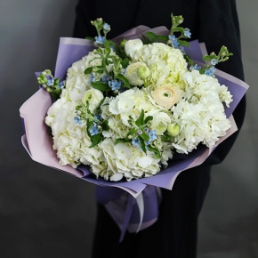 Букет из Голландских гортензий и ранункулюсов в Балашихе