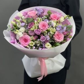 Букет "Хлоя" из альстромерий, кустовых роз, ароматных маттиол, эустом и махровых роз в Балашихе