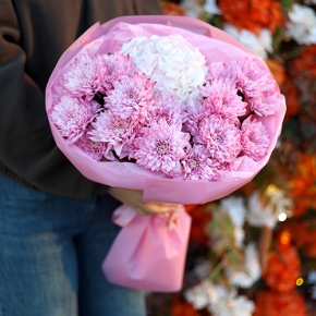 Букет "Гёрлз" из хризантем и гортензии в Балашихе