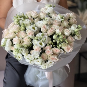 Букет "Пассаж" из эустом и кустовых роз в Балашихе