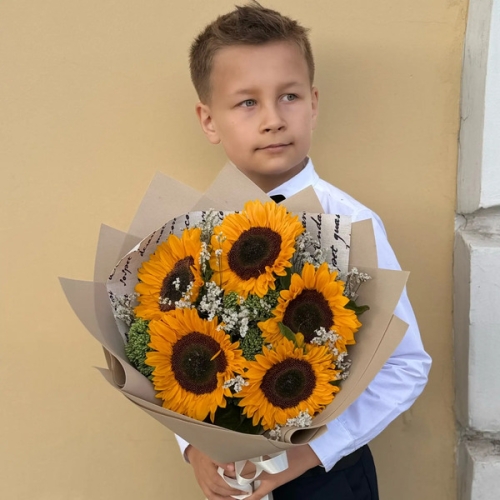 Букет на 1 сентября из 5 подсолнухов и лимониума в Балашихе