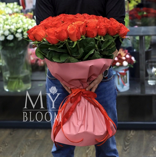 Букет 51 коралловая роза (60 см) в Балашихе